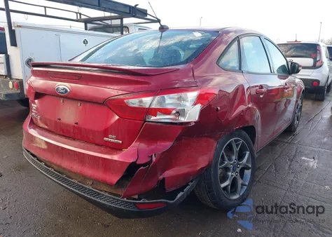 2014 Ford Focus Se z USA, uszkodzony, nr VIN 1FADP3F22EL182741